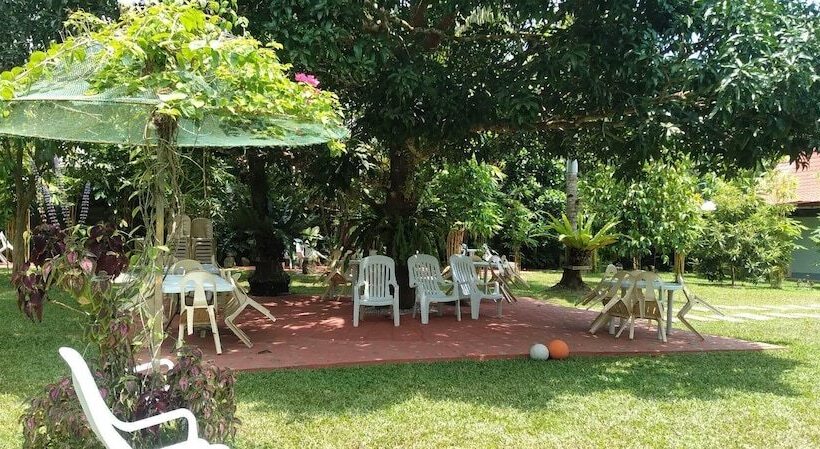 فندق صغير Camiguin Lanzones Resort