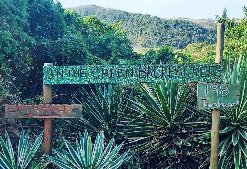 Общежитие In The Green Backpackers