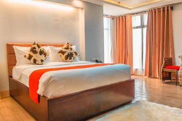 Aya Hotel & Residences