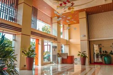 Aya Hotel & Residences