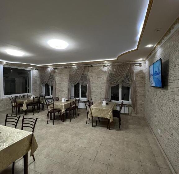 Diyora Hostel