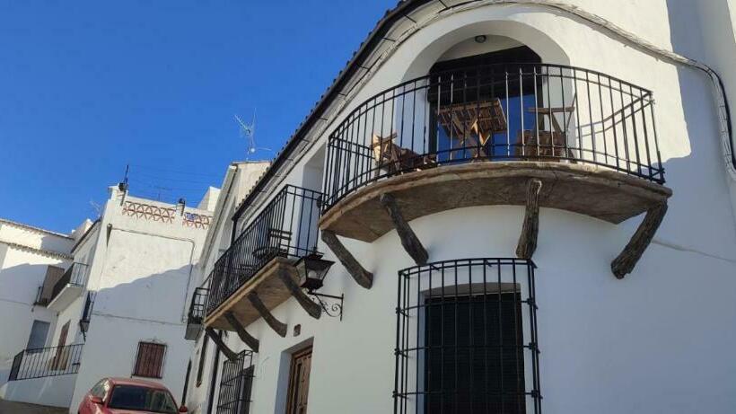 הוסטל El Manantial