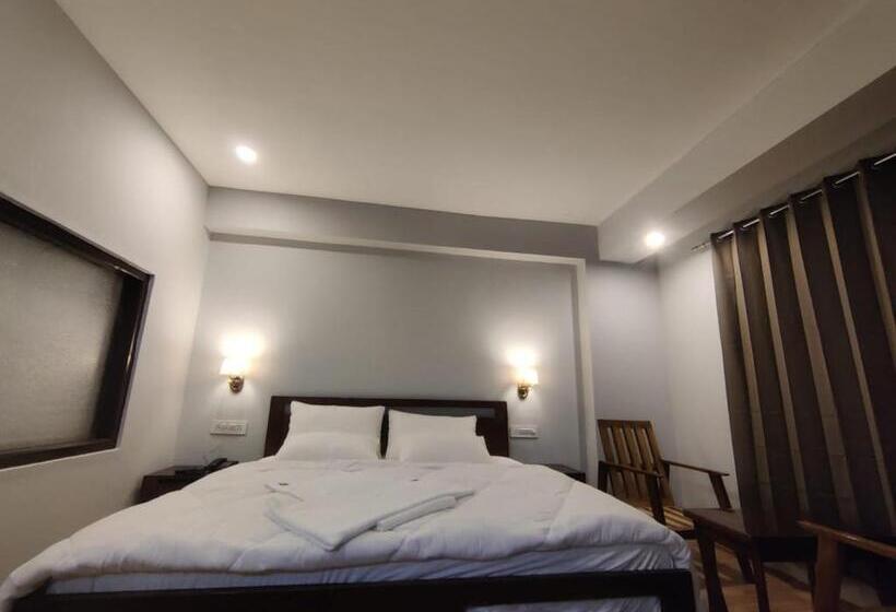Отель Apricot Inn Kargil