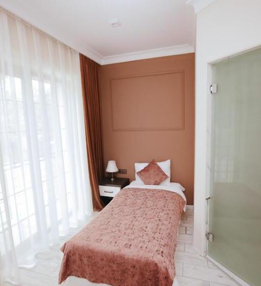 בית מלון כפרי Castle Resort Spa