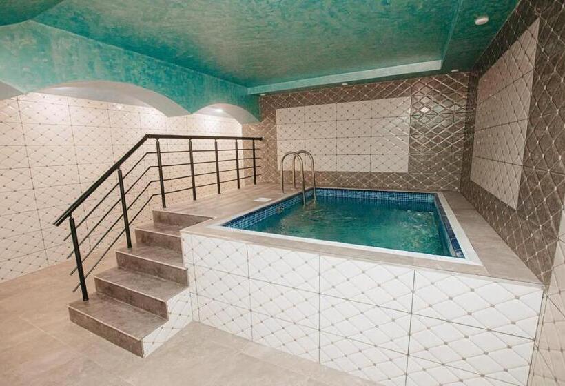 בית מלון כפרי Castle Resort Spa