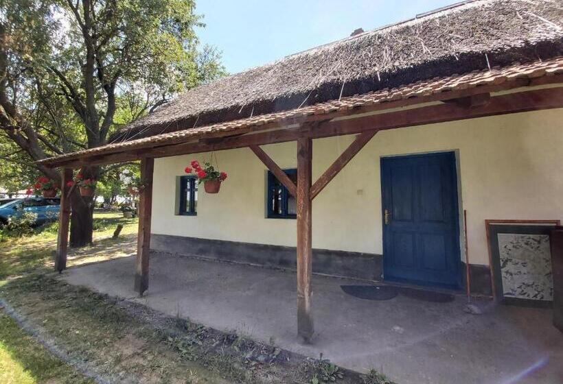 هتل Róka S Farm
