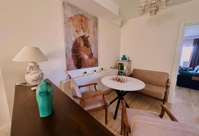 پانسیون Villa Lalaland
