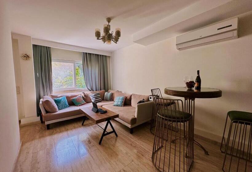 پانسیون Villa Lalaland