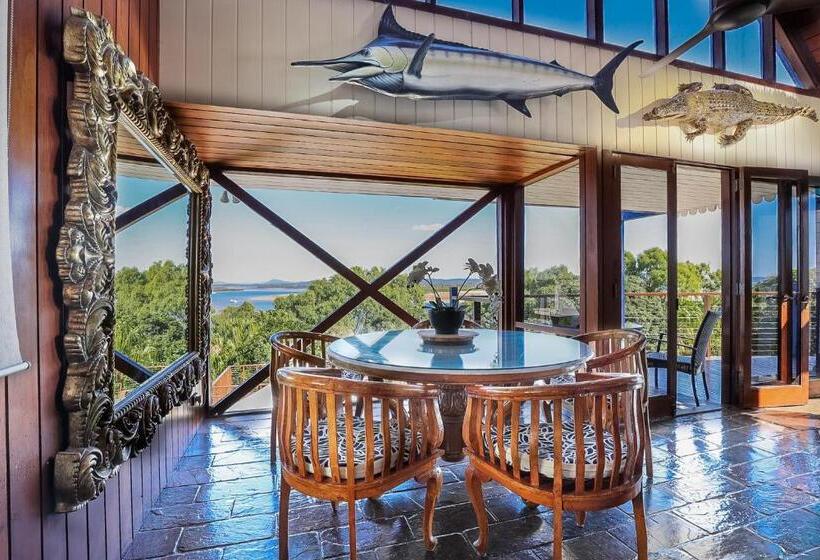 1770 Sovereign Lodge Retreat