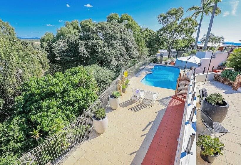 1770 Sovereign Lodge Retreat