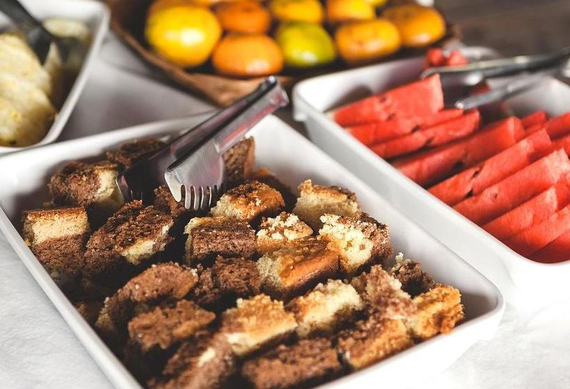 ユースホステル Clh Suites Curitiba