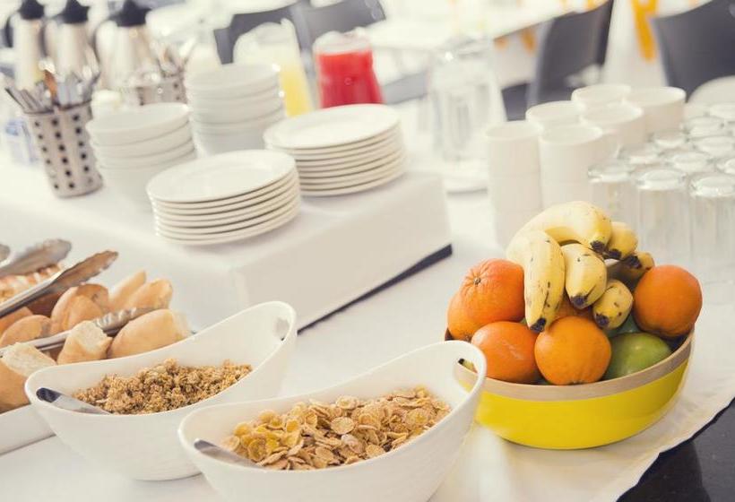 Общежитие Clh Suites Curitiba