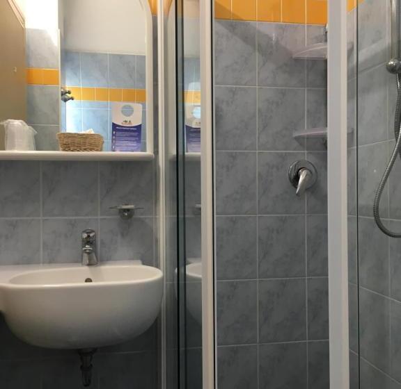 هتل Daniel Apartments