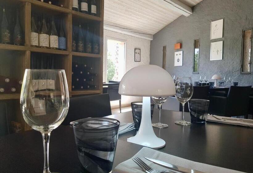 Отель Auberge Val Moureze Hôtel & Spa