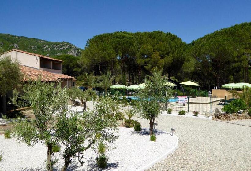 Отель Auberge Val Moureze Hôtel & Spa