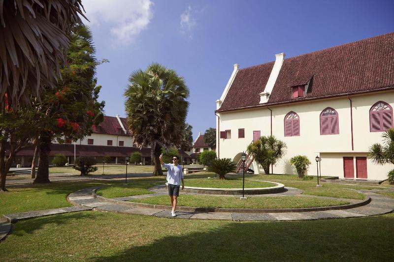 בית מלון כפרי Four Points By Sheraton Makassar