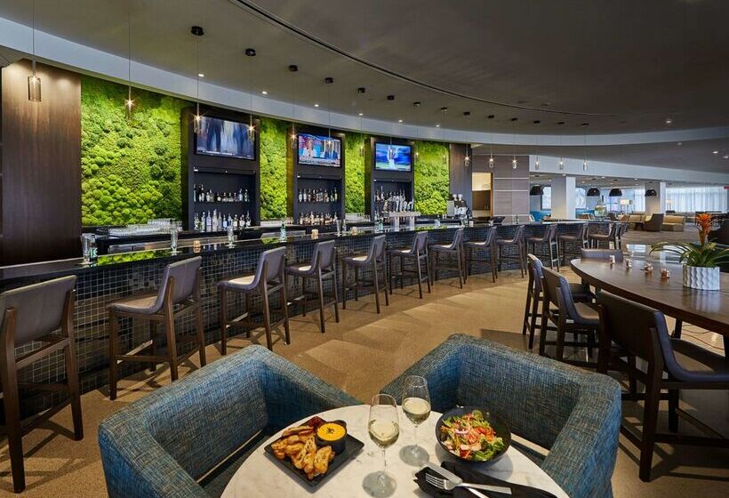 هتل Hilton Cleveland Downtown