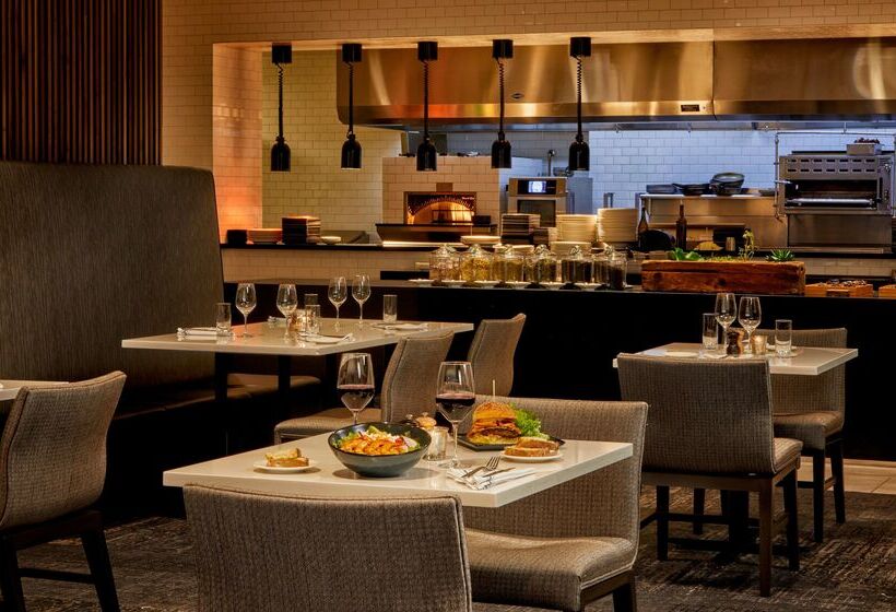 هتل Hilton Cleveland Downtown
