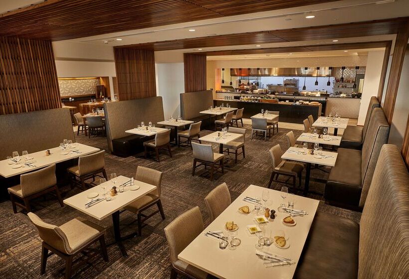 هتل Hilton Cleveland Downtown