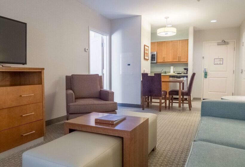هتل Homewood Suites By Hilton Gateway Hills Nashua