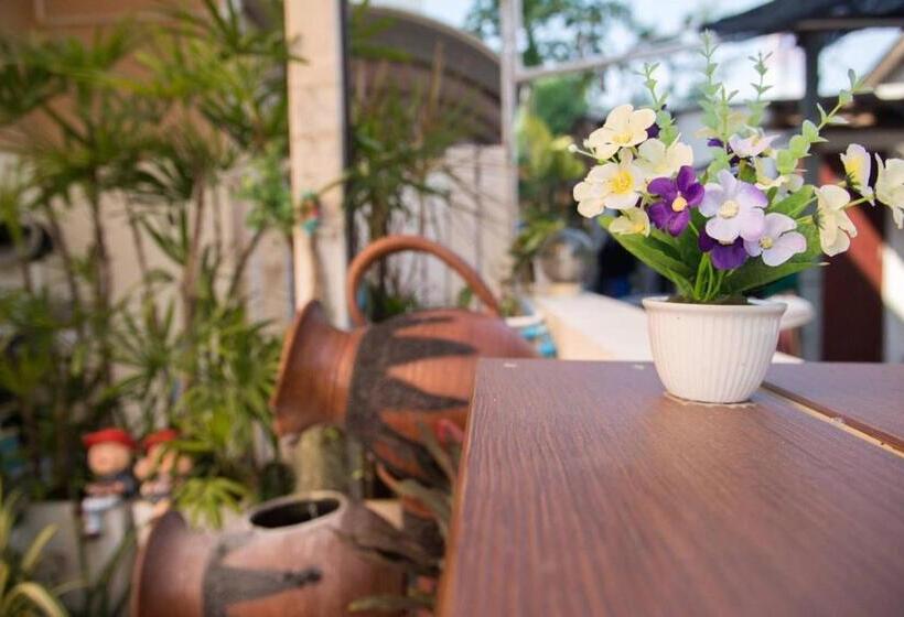 בית מלון כפרי Lotus Suite Hua Hin