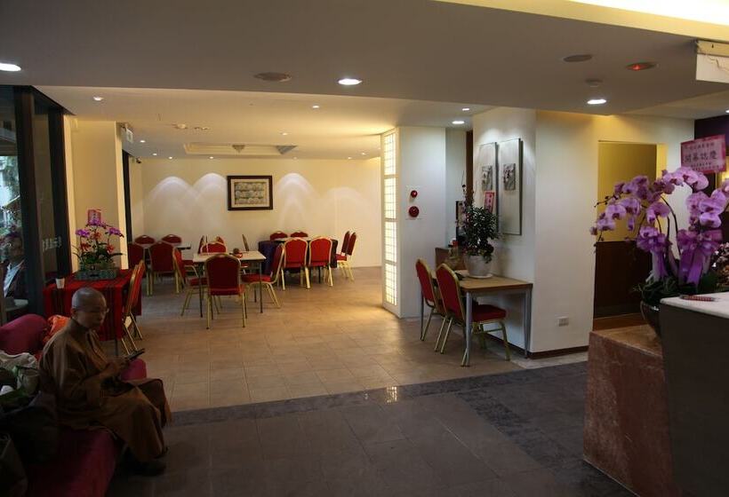 هتل Lovespring House