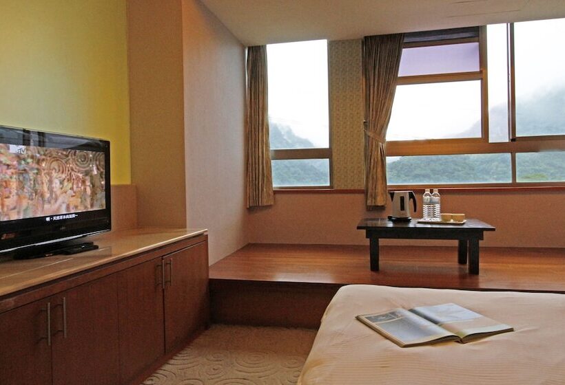 هتل Lovespring House
