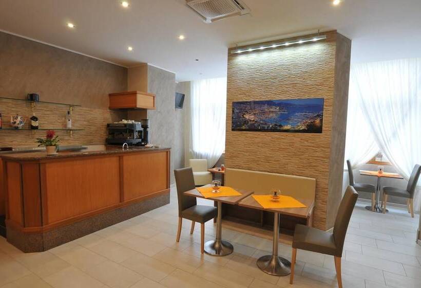 Fotos del hotel Montecarlo:  18