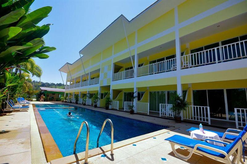 هتل Phuket Airport Sonwa Resort