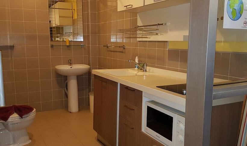 Отель Zone6 Coworking Beach Apartment