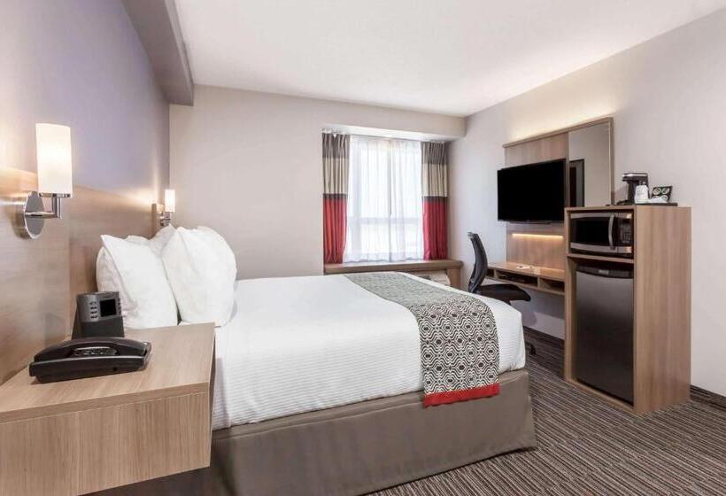 Microtel Casselman