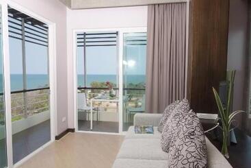 Silathip Huahin Serviced Apartment &