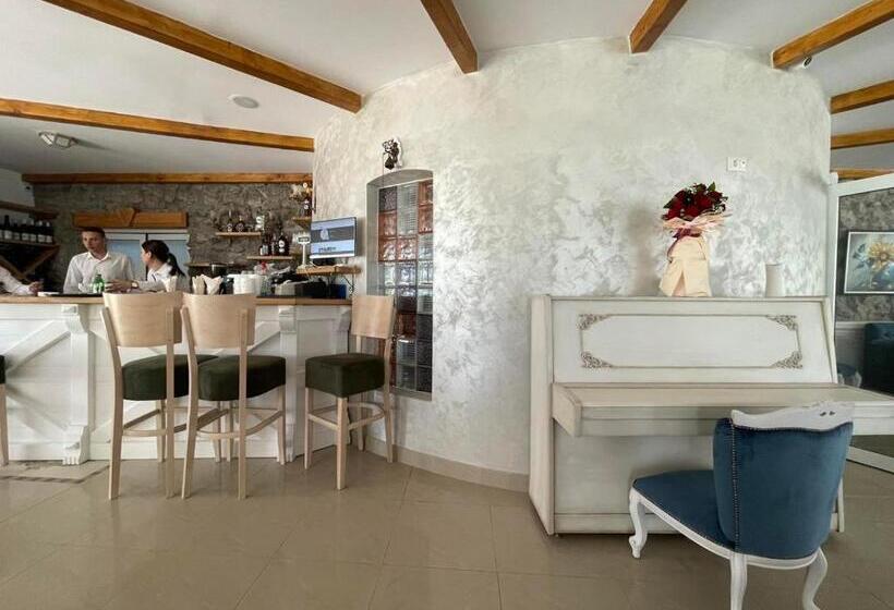 Garni Hotel Oblačinsko Jezero