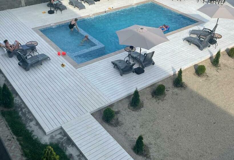 هاستل бугенвиллея