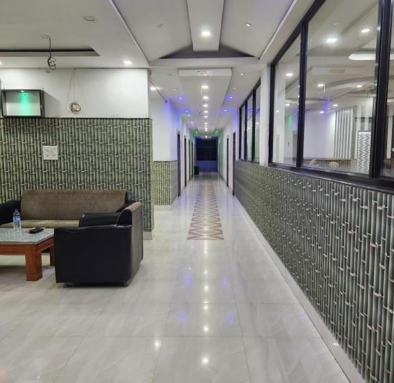 酒店 Golden Park Inn