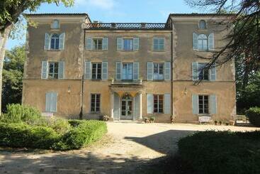 تختخواب و صبحانه Chateau Des Poccards