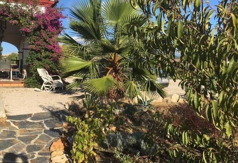 تختخواب و صبحانه Villa Entre Mer Et Montagne