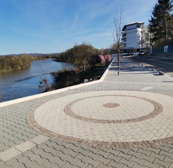 هتل Plaža