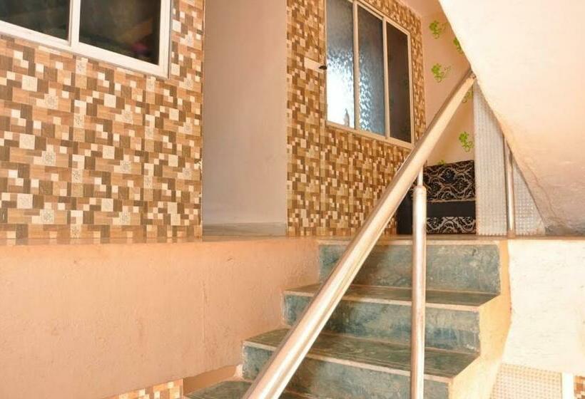 هتل Relax Inn