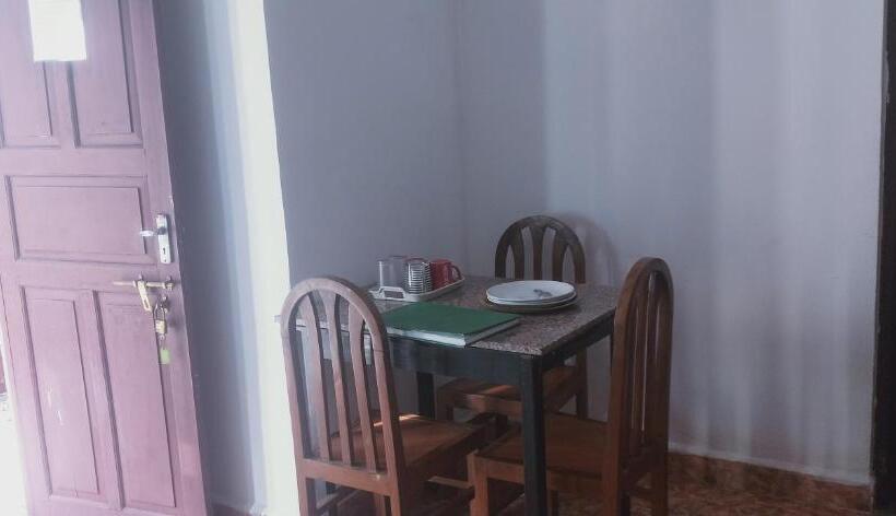 پانسیون Alexmarie Guest House 5 Min To Candolim Beach