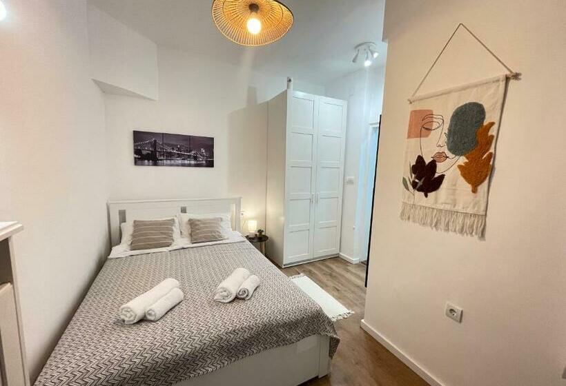 پانسیون Apartment 42 City Center