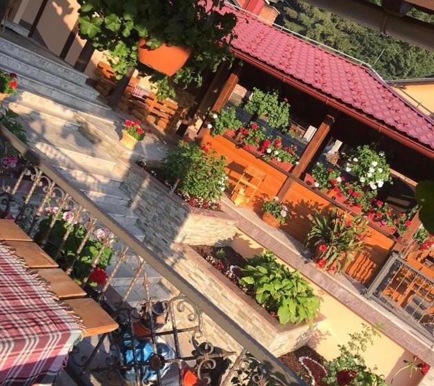 پانسیون Restoran Sa Sobama Za Iznajmljivanje Mali Raj