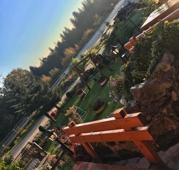 پانسیون Restoran Sa Sobama Za Iznajmljivanje Mali Raj
