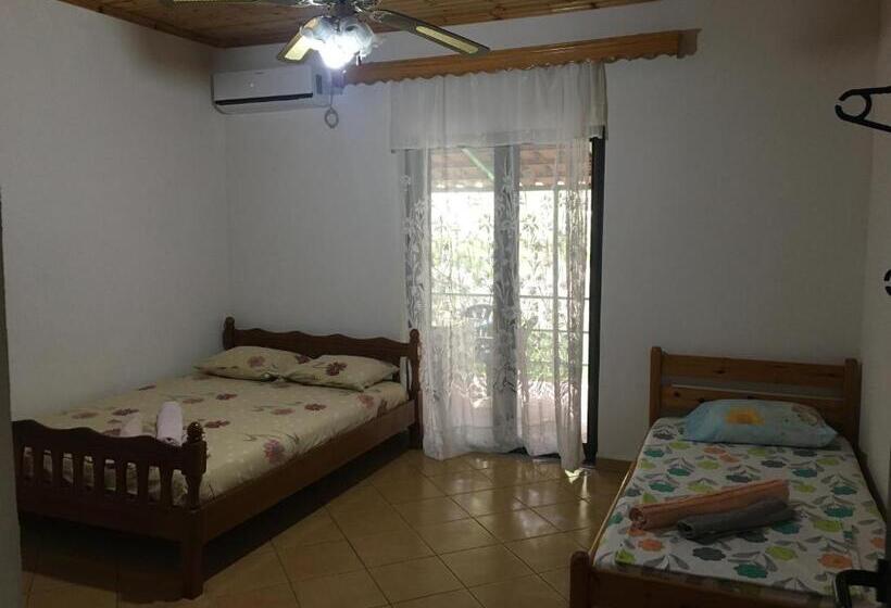 پانسیون Romeo’s Guest House 2