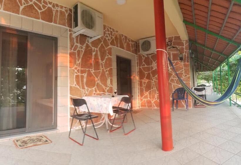 پانسیون Romeo’s Guest House 2