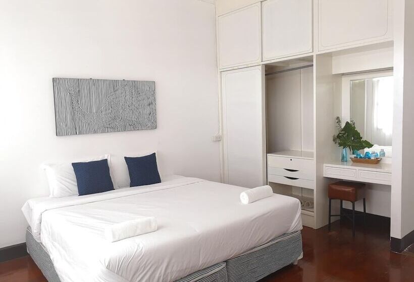 Bed and Breakfast Cozy By Funwahn