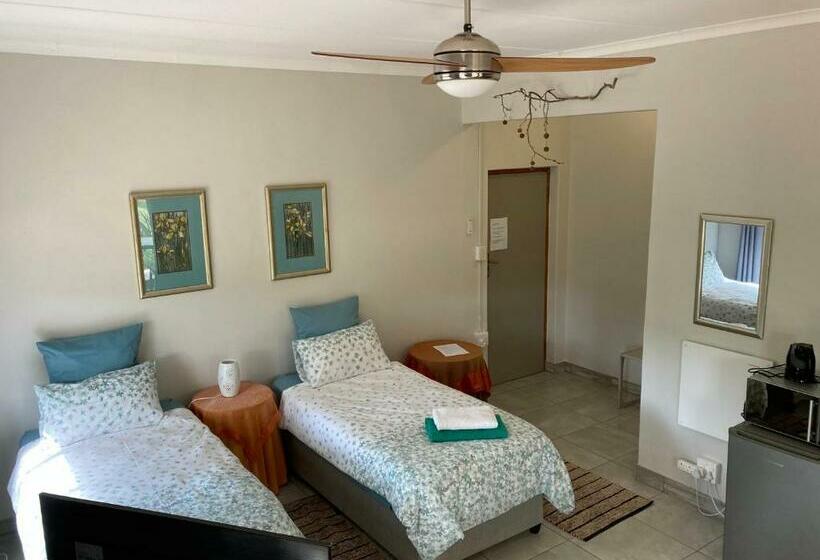 ベッドアンドブレックファースト Merwenstein   Guest House, Cottages, Studio Units