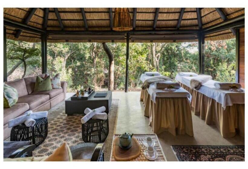 هتل Ndlovu Safari Lodge