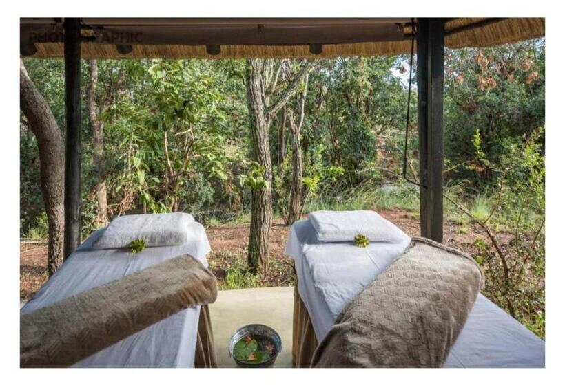 هتل Ndlovu Safari Lodge