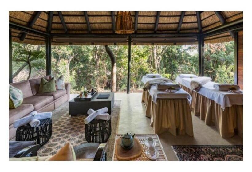 هتل Ndlovu Safari Lodge